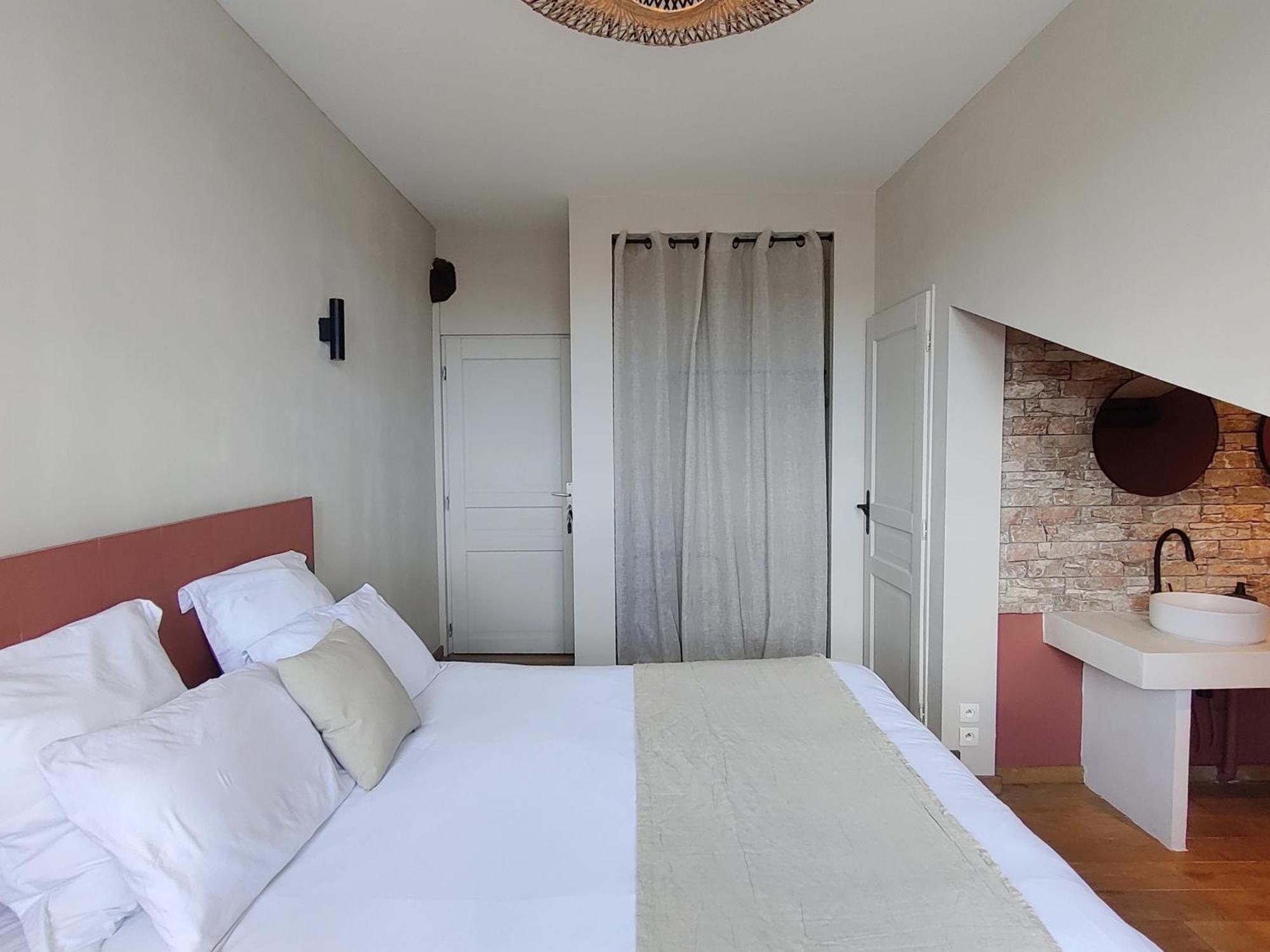 Chambres D'Hotes - Bed And Breakfast Les Palmiers Mèze Habitación foto