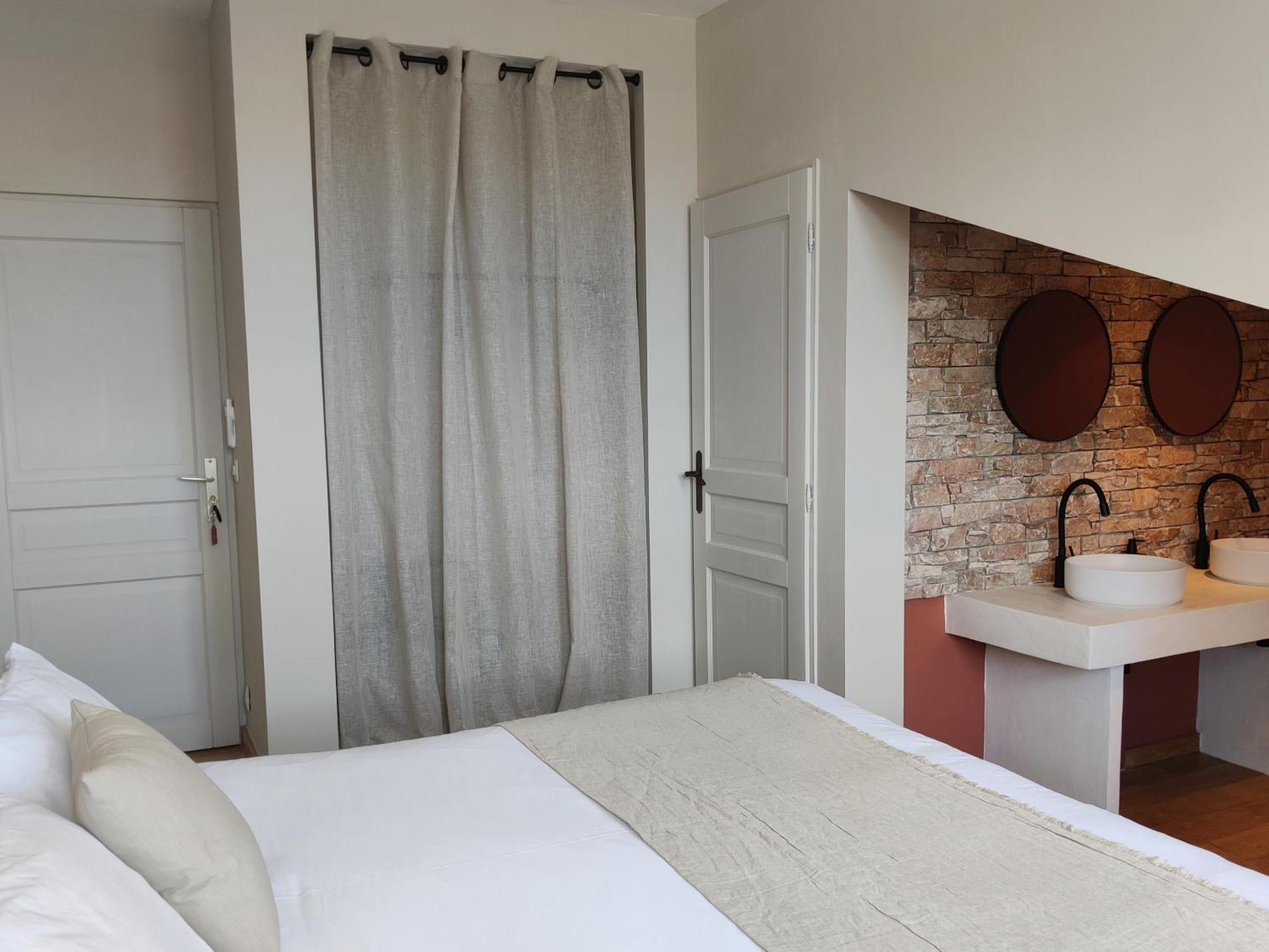 Chambres D'Hotes - Bed And Breakfast Les Palmiers Mèze Habitación foto